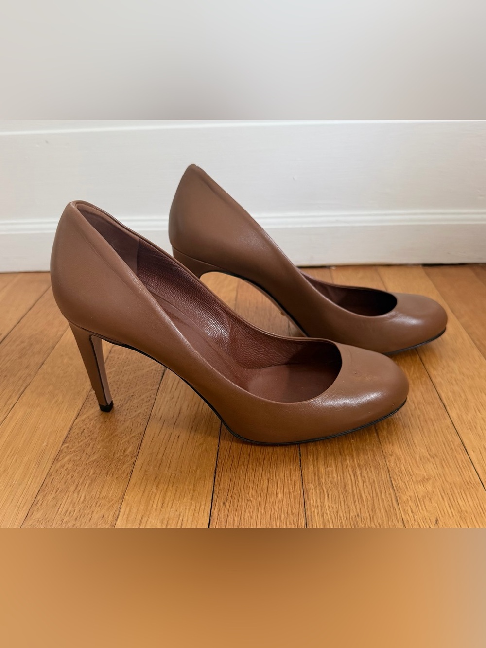 Gucci Classic Brown Leather Round Toe High Heel Pumps 37 7 - Picture 1 of 7